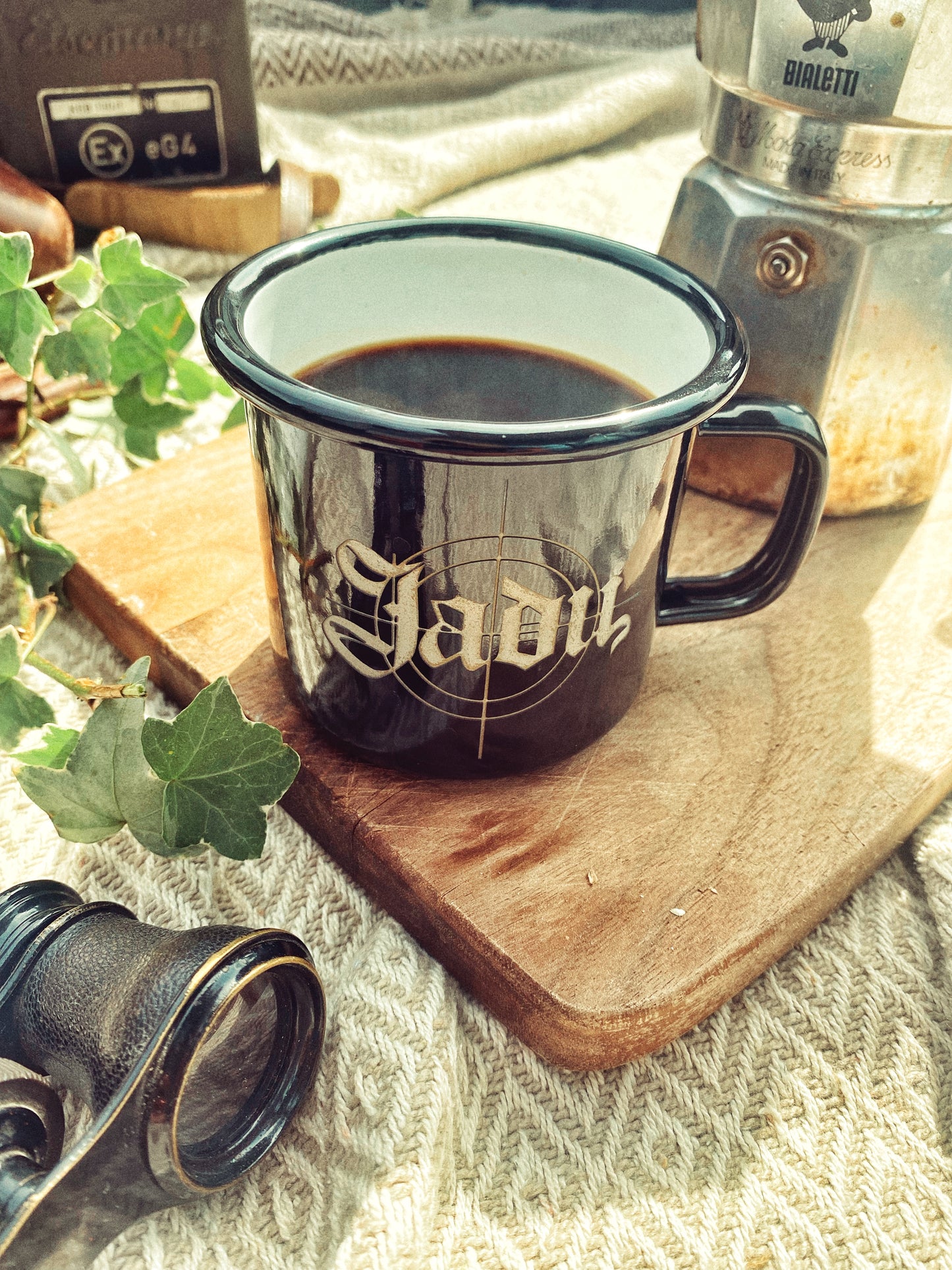 Emaille-Becher "Jadu"