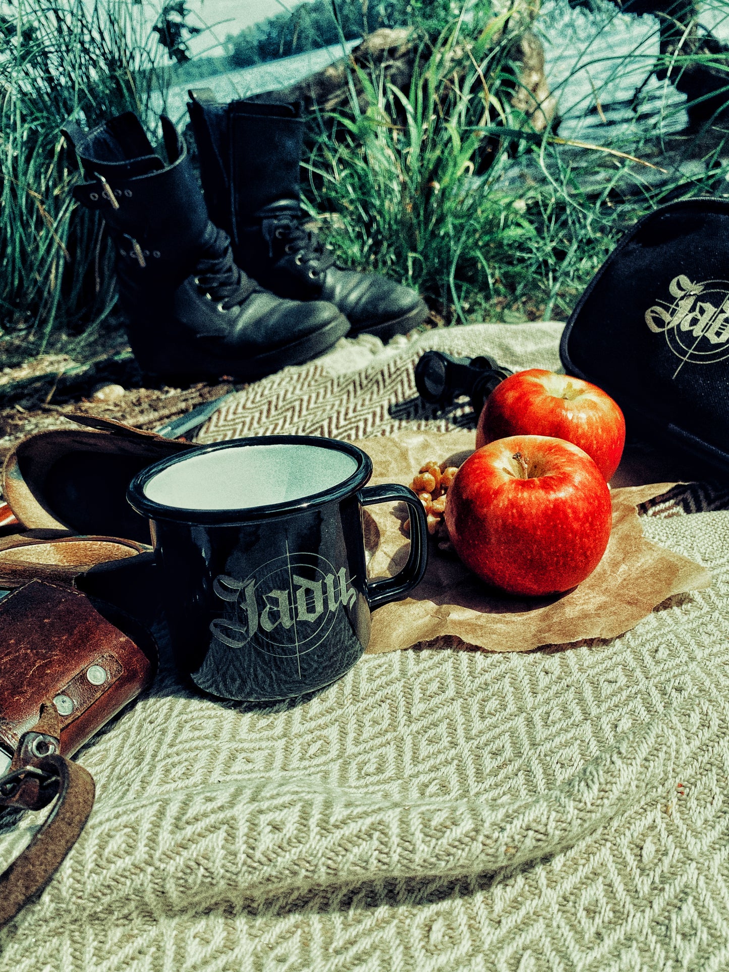 Emaille-Becher "Jadu"